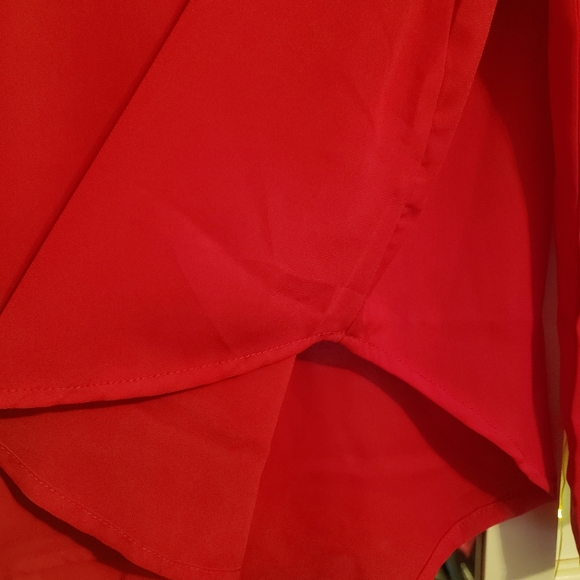 Red blouse - Picture 5 of 6